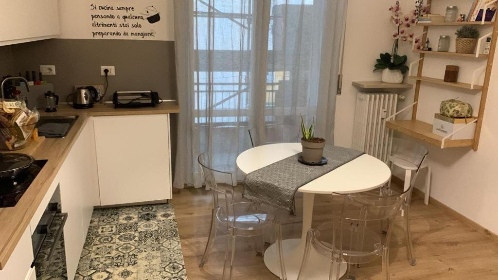 Suite Da Enrica E Petra Parma Bagian luar foto